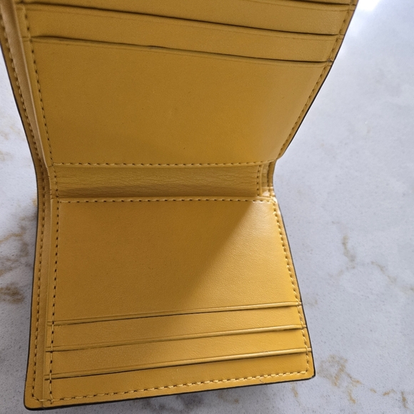 Coach Signature Wallet - Picture 14 of 14